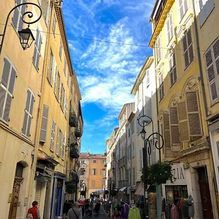 Old - 1 Bedroom - 4 People Antibes