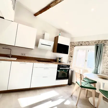 Apartment Old - 1 Bedroom - 4 People