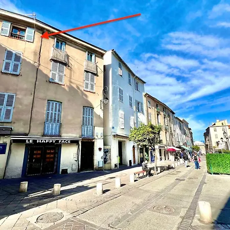 Old - 1 Bedroom - 4 People * Antibes